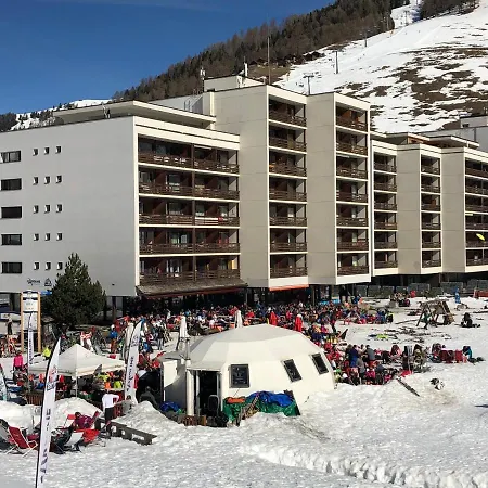 Chez Chantal Aparthotel 3*