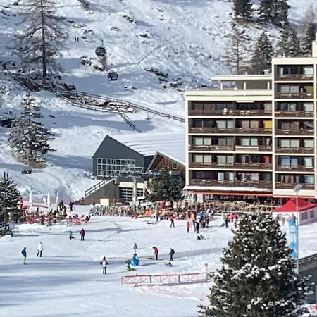 Chez Chantal Апарт-отель 3*