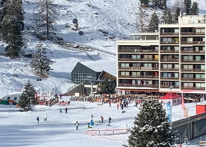 Chez Chantal Aparthotel 3*